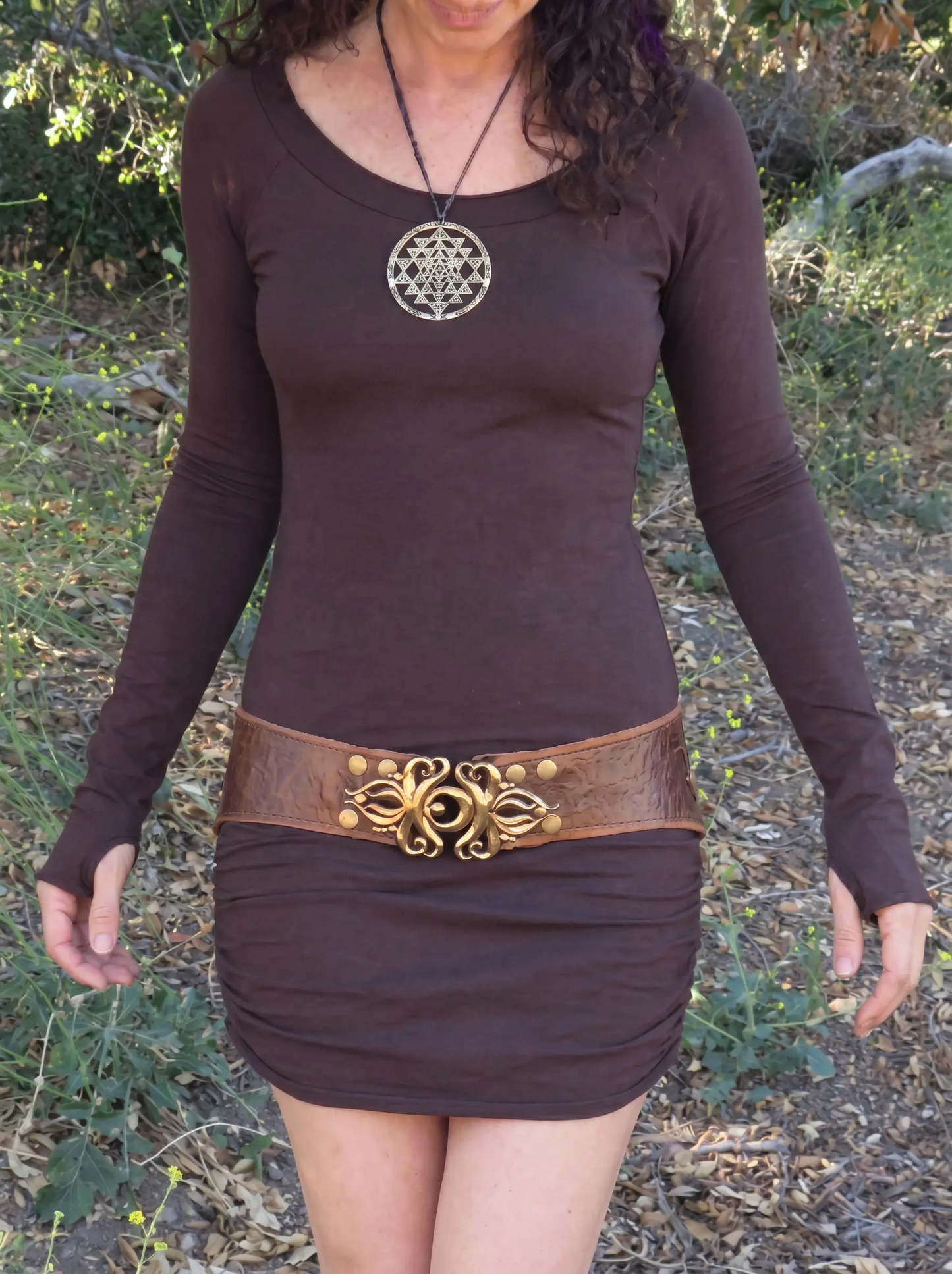 Hi-Lo Boot-Ausschnitt-Kleid mit Raffung