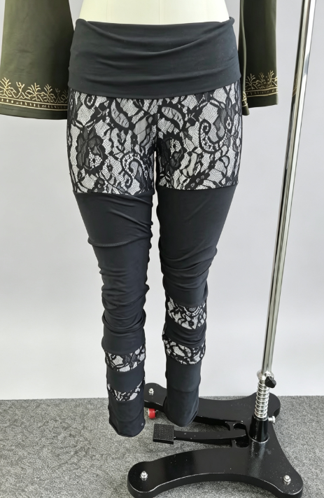 Damen Leggings mit Spitze, Lagenlook, Raffdetails und Fußsteg