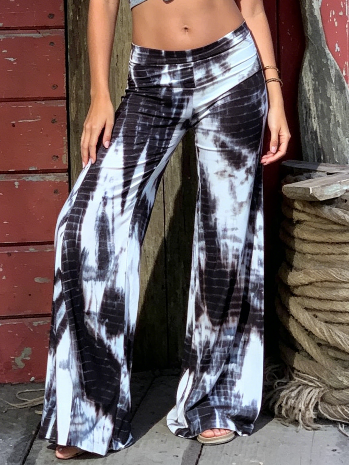 Tie-Dye-Schlaghose mit ausgestelltem Bein und optional umklappbarem Bund