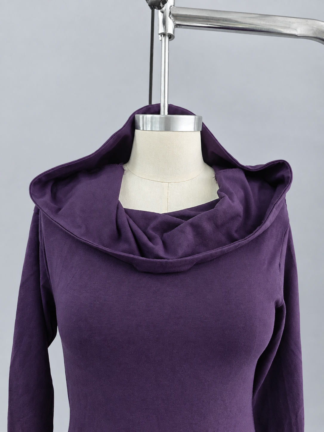 A-Linien-Minikleid mit Kapuze, Cowl-Neck und langen Ärmeln