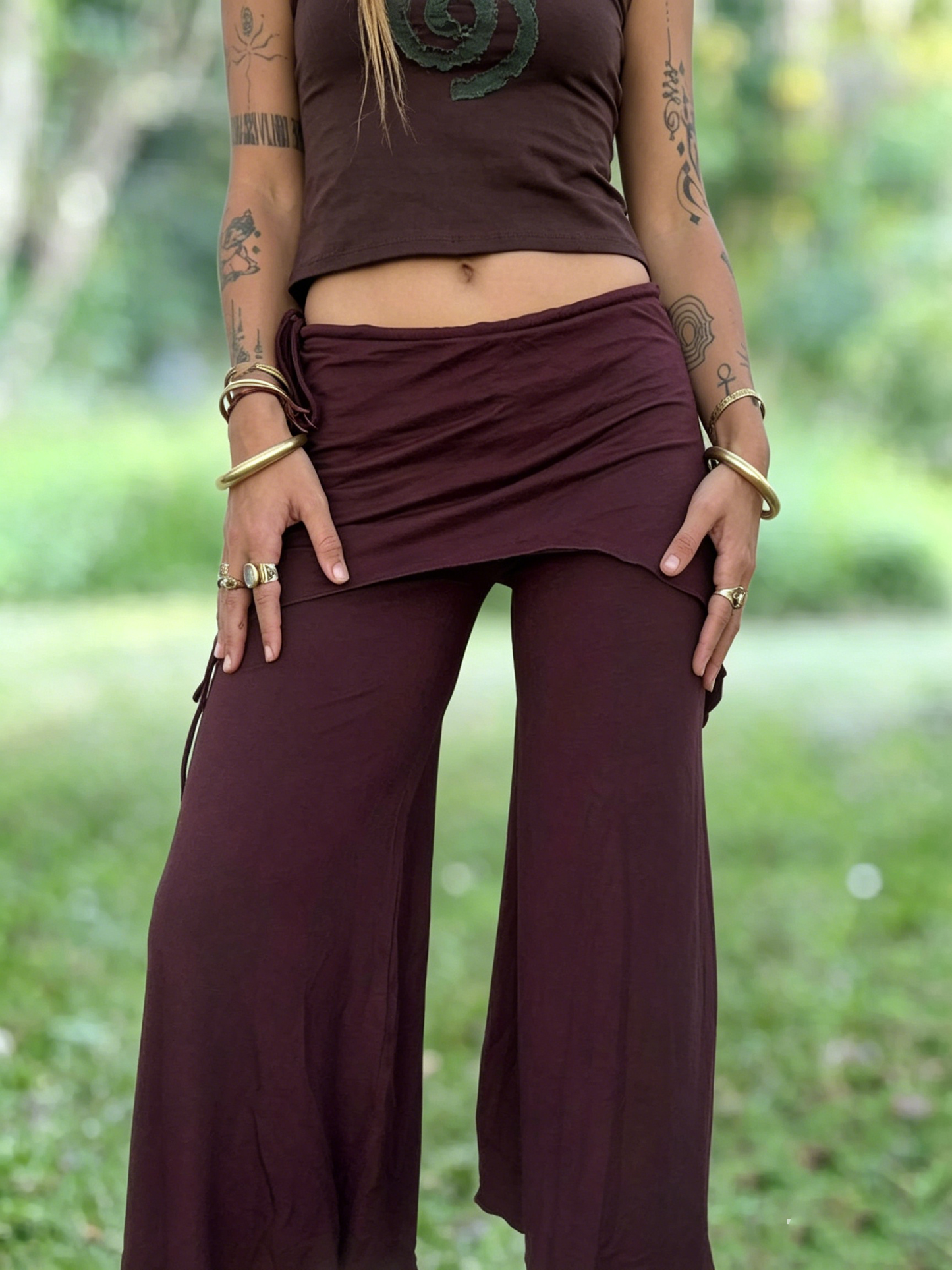 Asymmetrische Cropped-Hose mit weitem Bein und Kordelzug – Faux-Zweiteiler-Design