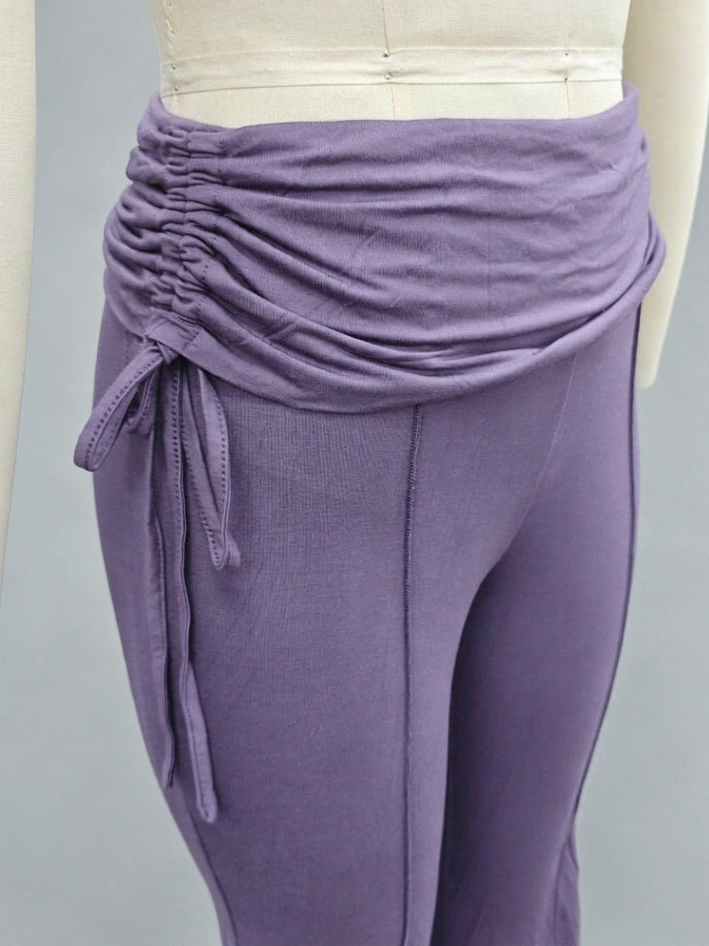 Spitze Pixie-Hose: Boho-Festival-Leggings im Psytrance-Tribal-Stil